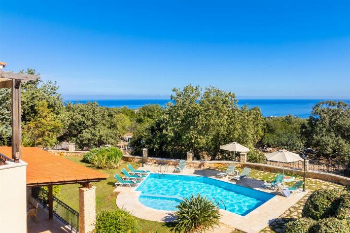 Private pool, terrace, and garden with sea views . - Villa Daphni . (Galerie de photos) }}