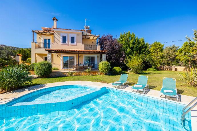 Beautiful villa with private pool, terrace, and garden . - Villa Daphni . (Galerie de photos) }}