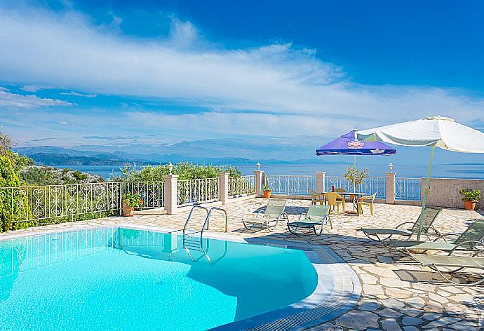 Private pool and terrace with panoramic sea views . - Michalis . (Photo Gallery) }}