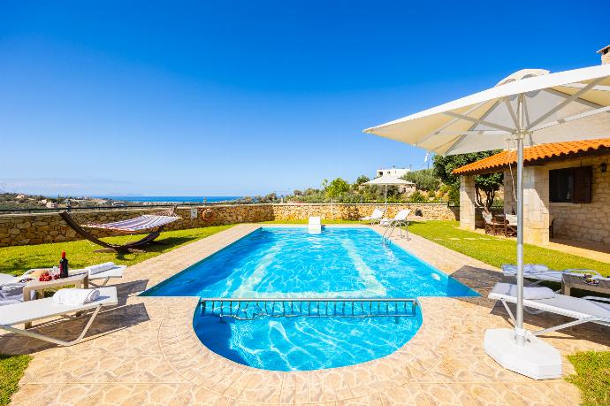 Private pool and terrace with sea views . - Villa Hara Faragi . (Photo Gallery) }}