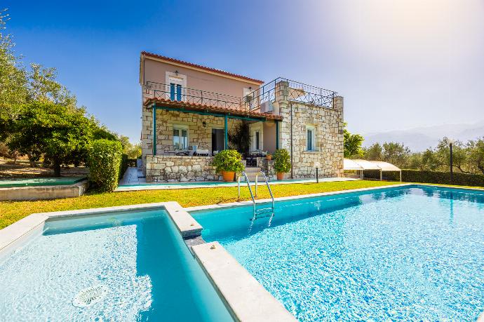 Beautiful villa with private pool, terraces, and garden . - Villa Dimitris . (Галерея фотографий) }}