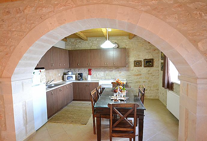 Kitchen . - Villa Katia Faragi . (Photo Gallery) }}