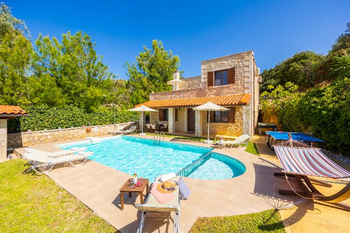 ,Beautiful villa with private pool and terrace with sea views . - Villa Katia Faragi . (Photo Gallery) }}