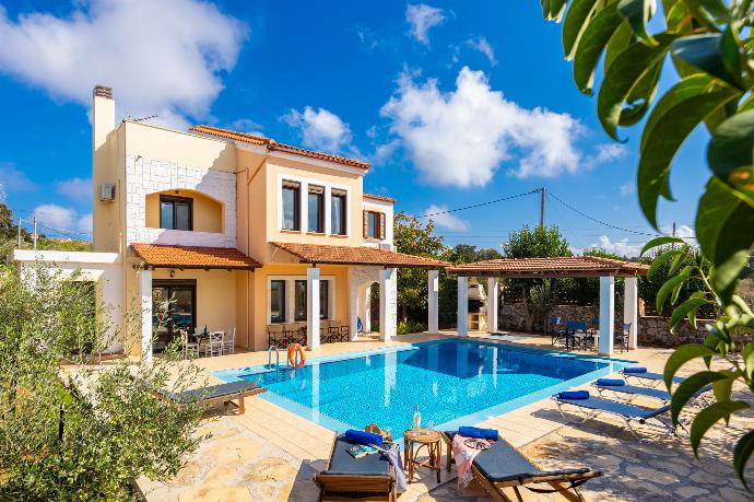 Beautiful villa with private pool and terrace . - Ekklisies Tria . (Galerie de photos) }}