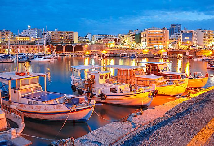 Heraklion . - Souda Bay View . (Photo Gallery) }}