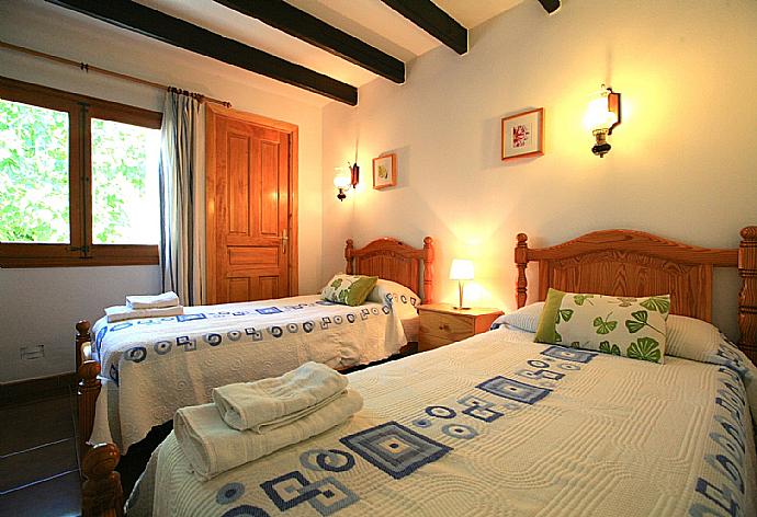 Twin bedroom . - Villa Isa . (Photo Gallery) }}