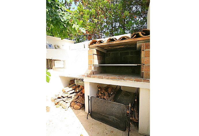 Terrace area with BBQ . - Villa Isa . (Photo Gallery) }}