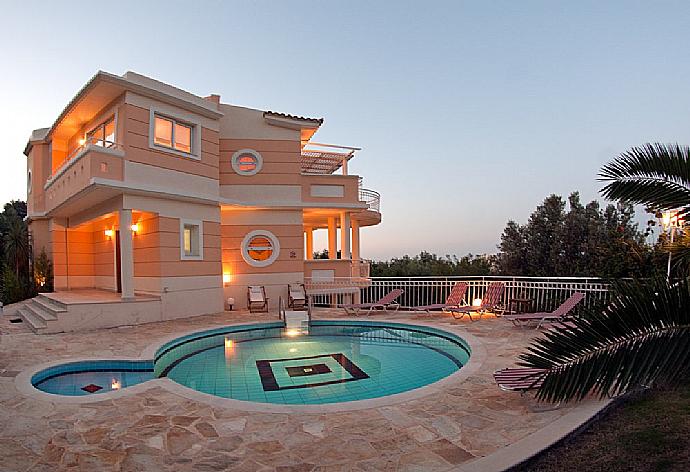 Private pool with terrace . - Villa Asimenia . (Photo Gallery) }}