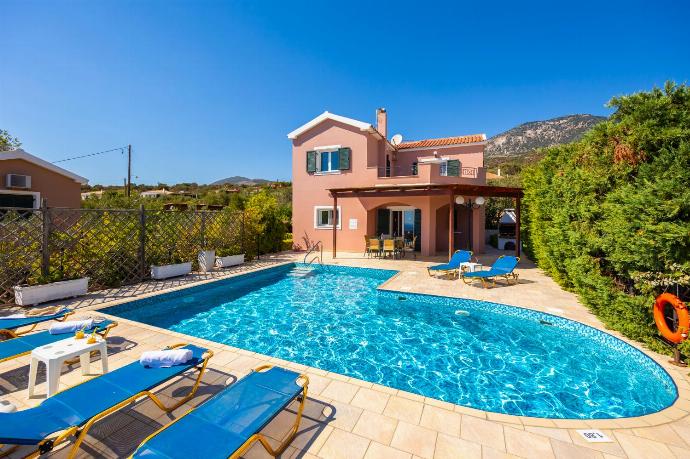 Beautiful villa with private pool and terrace with sea views . - Villa Thalia Katerina . (Photo Gallery) }}