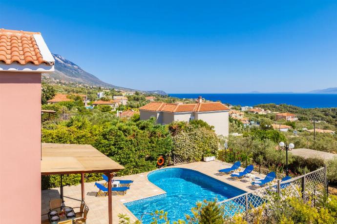 Beautiful villa with private pool and terrace with sea views . - Villa Thalia Katerina . (Photo Gallery) }}