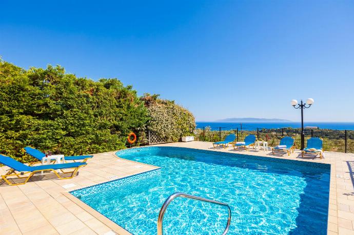 Private pool and terrace with sea views . - Villa Thalia Katerina . (Photo Gallery) }}