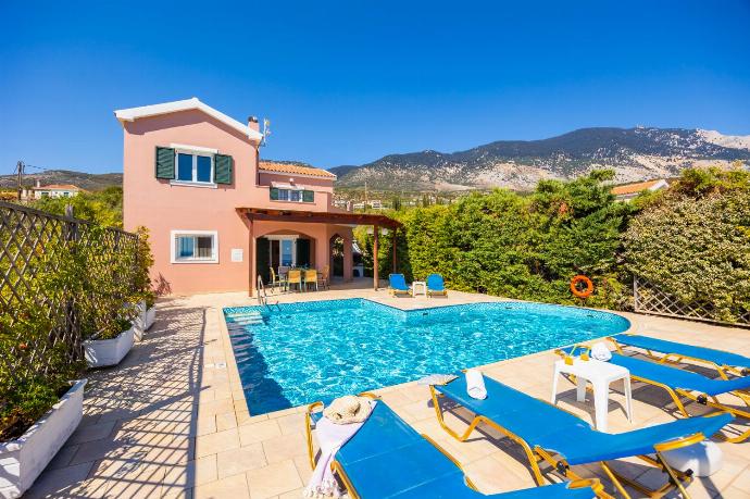 Beautiful villa with private pool and terrace with sea views . - Villa Thalia Katerina . (Photo Gallery) }}