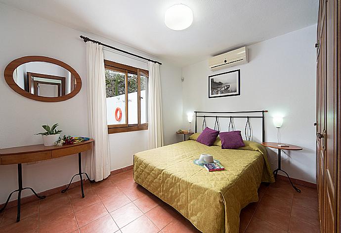 Double bedroom with A/C  . - Villa Julianne 4 . (Photo Gallery) }}