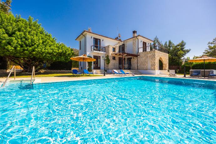 Beautiful villa with private pool, terrace, and garden with sea views . - Villa Ariadne . (Galerie de photos) }}