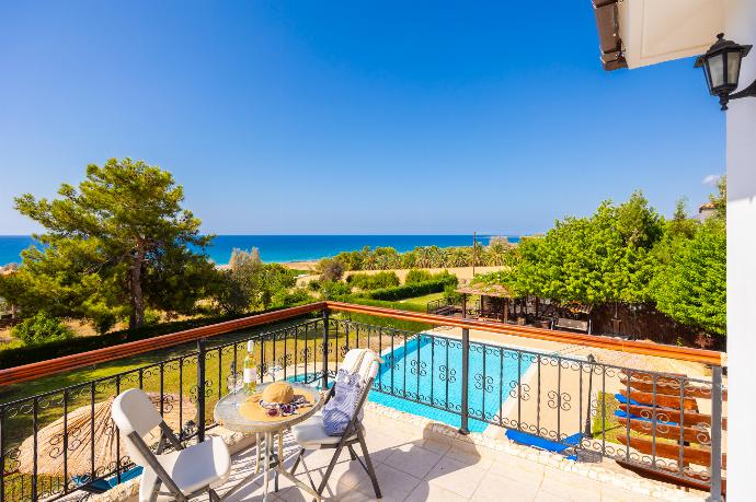 Balcony with sea views . - Villa Ariadne . (Galerie de photos) }}