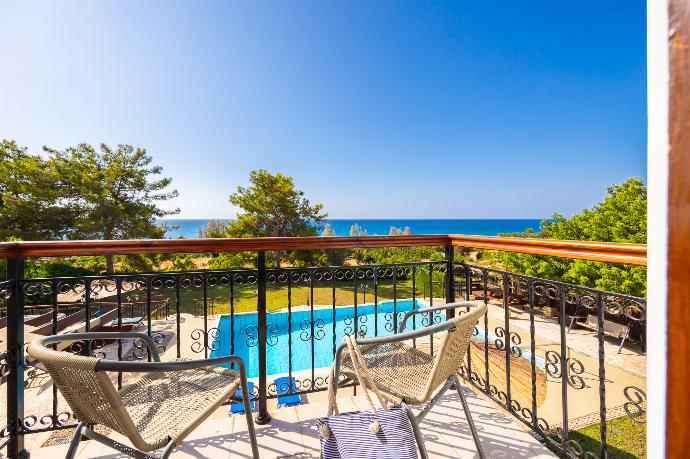 Balcony with sea views . - Villa Ariadne . (Galerie de photos) }}