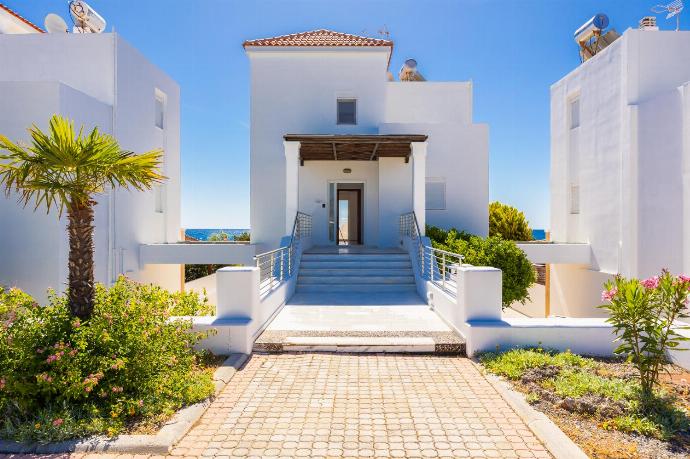 Entrance to villa . - Villa Mediterranean Blue . (Photo Gallery) }}