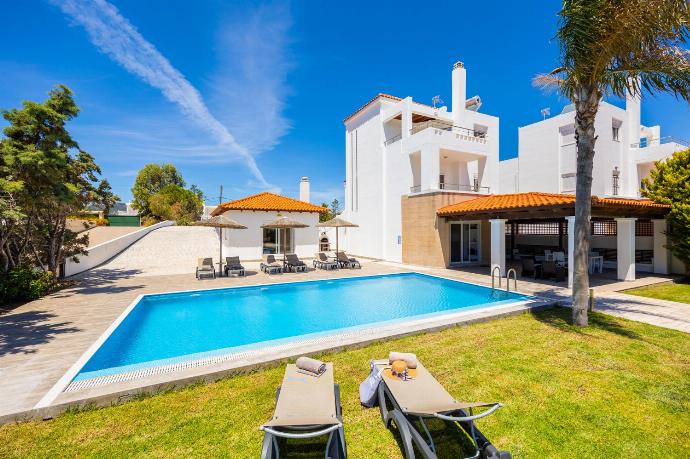 Beautiful villa with private pool, terrace, and garden with sea views . - Villa Pelagos Blue . (Photo Gallery) }}