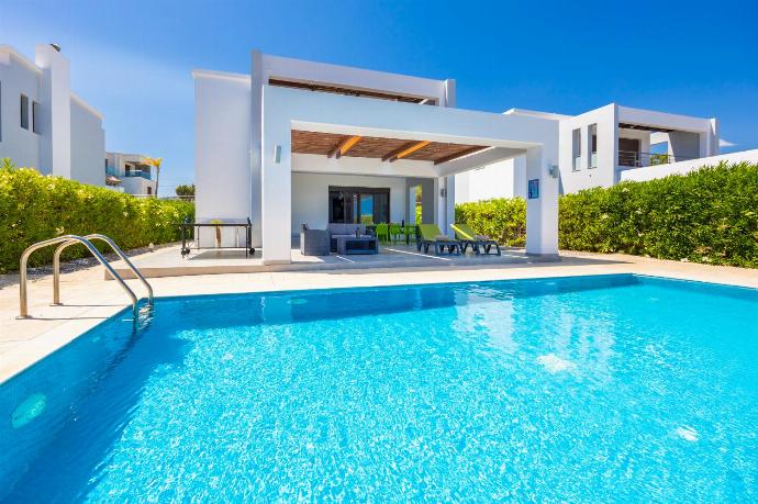 Beautiful villa with private pool, terrace, and garden with panoramic sea views . - Villa Tsampikos . (Photo Gallery) }}