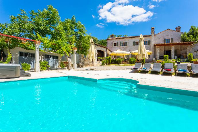 Beautiful villa with private pool and terrace . - Villa Damiana . (Photo Gallery) }}