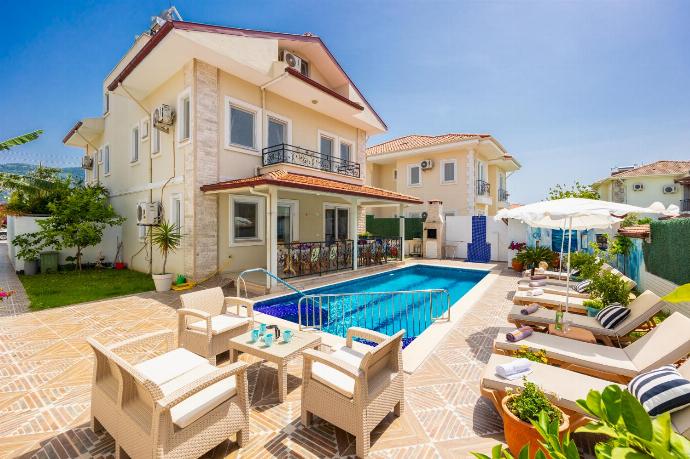 Beautiful villa with private pool and terrace . - Villa Heyday . (Галерея фотографий) }}