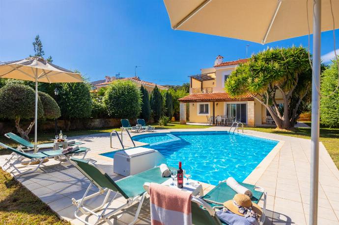 Beautiful villa with private pool, terrace, and garden . - Villa Anemoni . (Galería de imágenes) }}