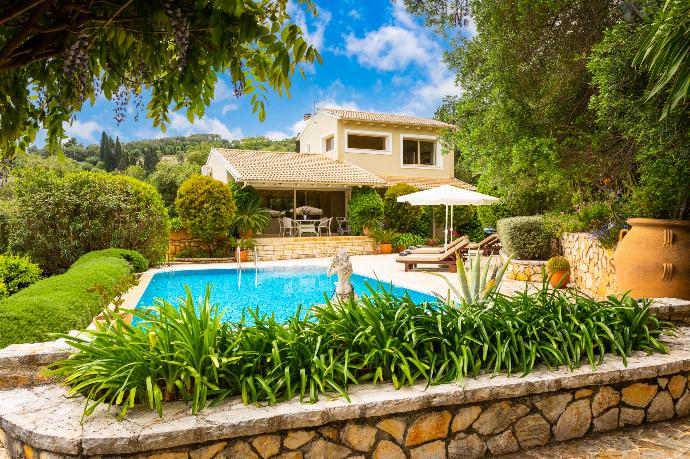 Beautiful villa with private pool, terrace, and garden with sea views . - Villa Levanda . (Photo Gallery) }}