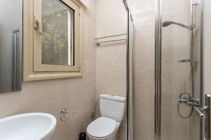 En suite bathroom with shower . - Villa Levanda . (Photo Gallery) }}
