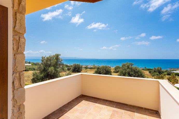 Balcony with sea views . - Villa Erato . (Photo Gallery) }}