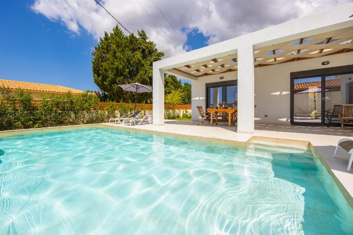 Beautiful villa with private pool and terrace . - Villa Petra . (Galerie de photos) }}