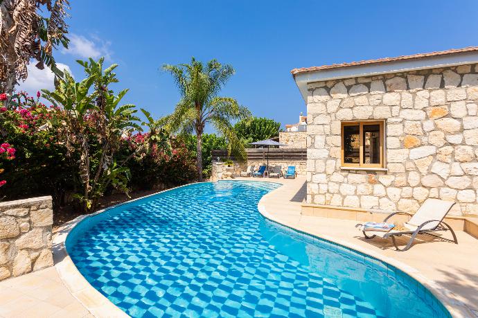 ,Beautiful villa with private pool and terrace . - Villa Windmill . (Photo Gallery) }}