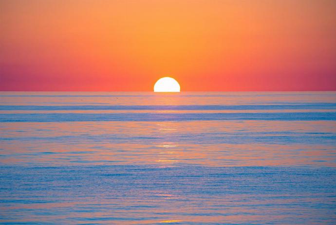 Costa del Sol sunset . - Villa Tinao . (Photo Gallery) }}