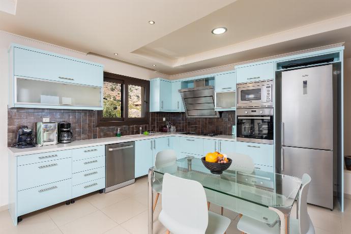Equipped kitchen . - Villa Panorama . (Photo Gallery) }}