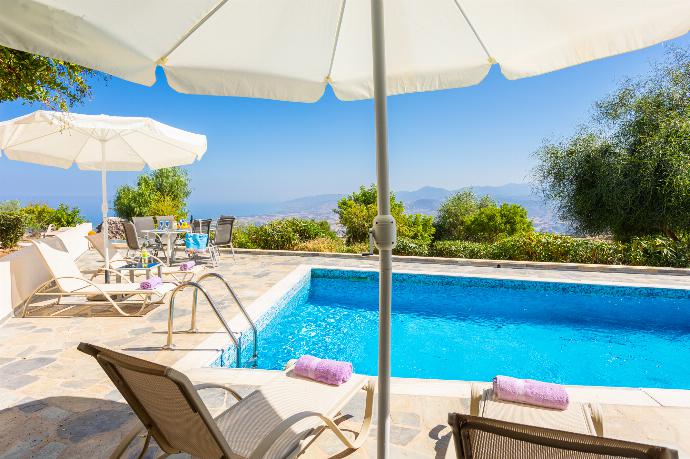 Private pool and terrace with sea views . - Villa Panorama Tria . (Photo Gallery) }}