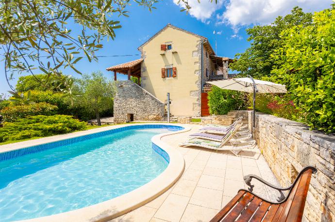 Beautiful villa with private pool, terraces, and garden . - Villa Di Vino . (Photo Gallery) }}