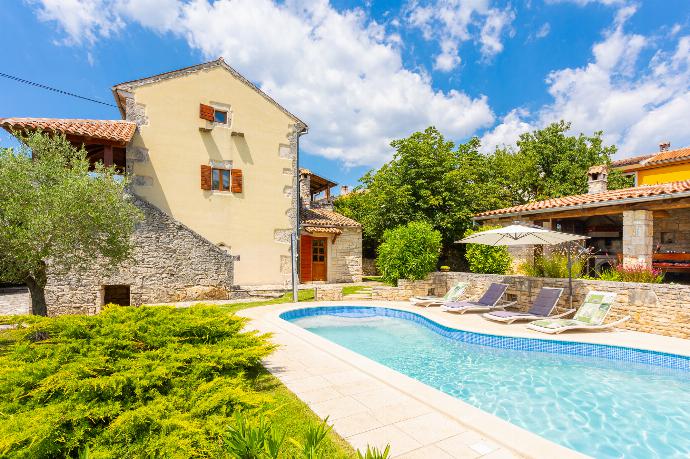 Beautiful villa with private pool, terraces, and garden . - Villa Di Vino . (Photo Gallery) }}