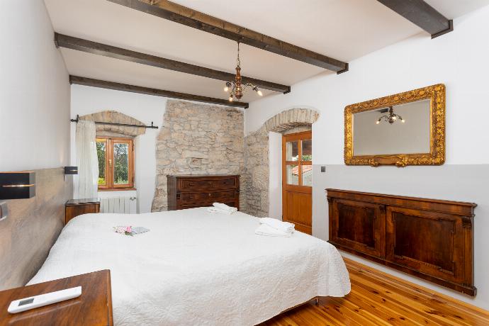 Double bedroom on first floor with A/C and terrace access . - Villa Di Vino . (Photo Gallery) }}
