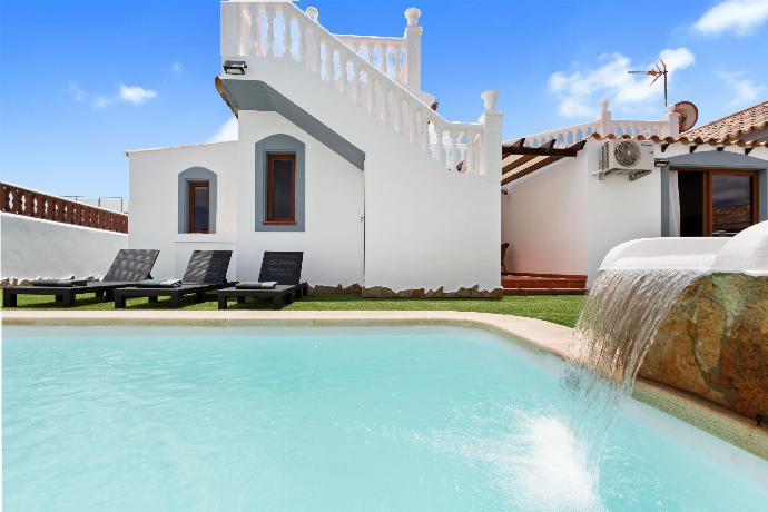 Beautiful villa with private pool and jacuzzi . - Villa Thomas . (Photo Gallery) }}