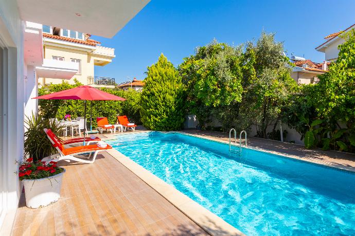 Private pool and terrace . - Villa Casa Mia . (Photo Gallery) }}