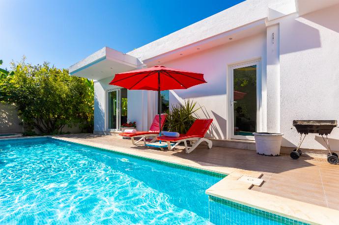 Beautiful villa with private pool and terrace . - Villa Casa Mia . (Photo Gallery) }}