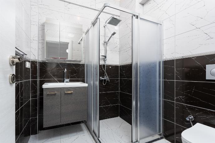 Family bathroom with shower . - Villa Sasha 1 . (Photo Gallery) }}
