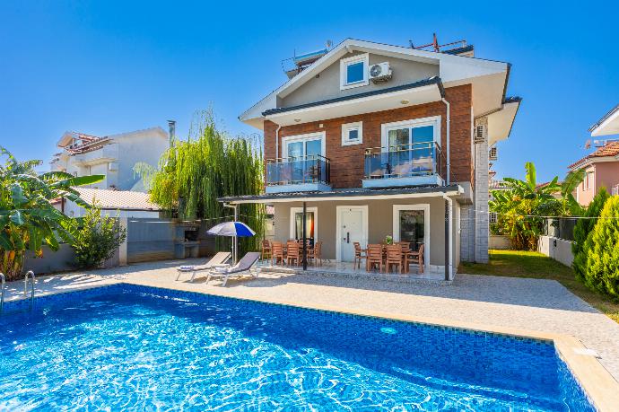 Beautiful villa with private pool and terrace . - Villa Mazoya . (Photo Gallery) }}