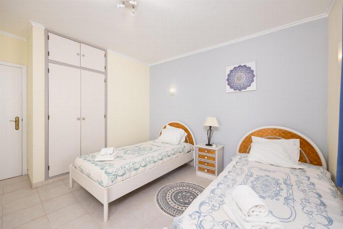 Twin bedroom with A/C . - Villa Brejos . (Galería de imágenes) }}