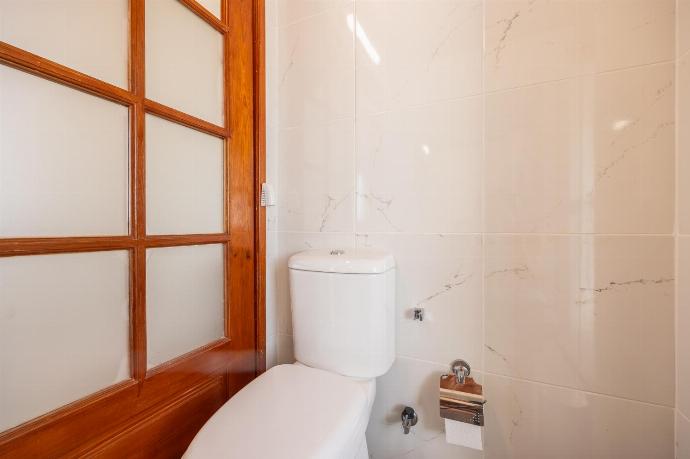 Family bathroom with shower . - Villa Brejos . (Fotogalerie) }}