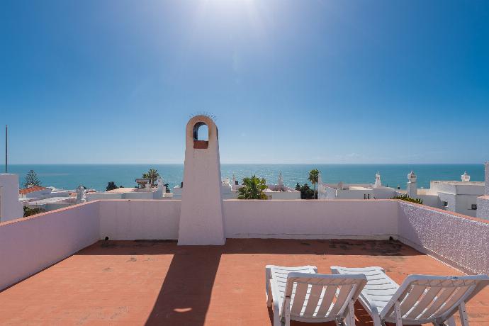 Roof terrace with a panoramic sea view . - Villa Lili . (Galerie de photos) }}