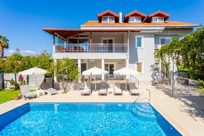 ,Beautiful villa with private pool and terrace . - Villa Daisy . (Photo Gallery) }}