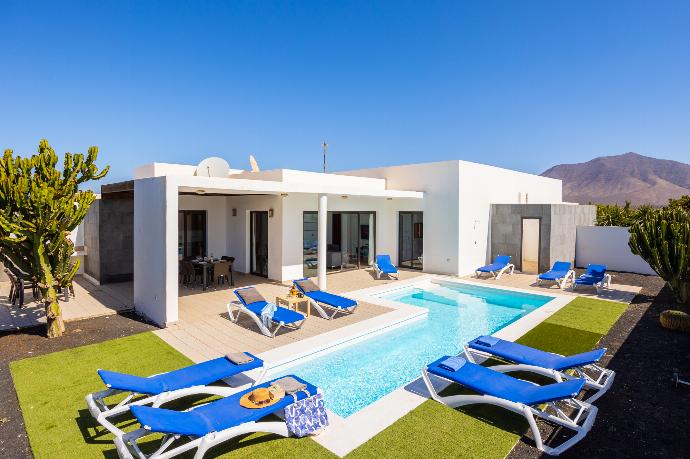 Beautiful villa with private pool and terrace . - Villa Aurora . (Photo Gallery) }}
