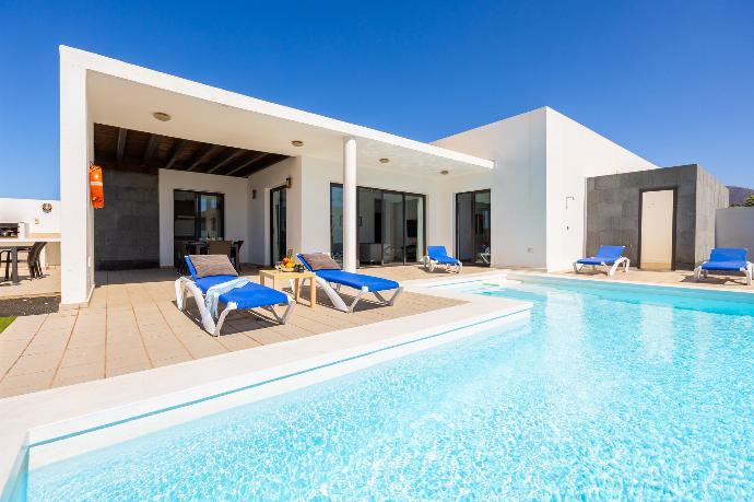 Beautiful villa with private pool and terrace . - Villa Aurora . (Photo Gallery) }}