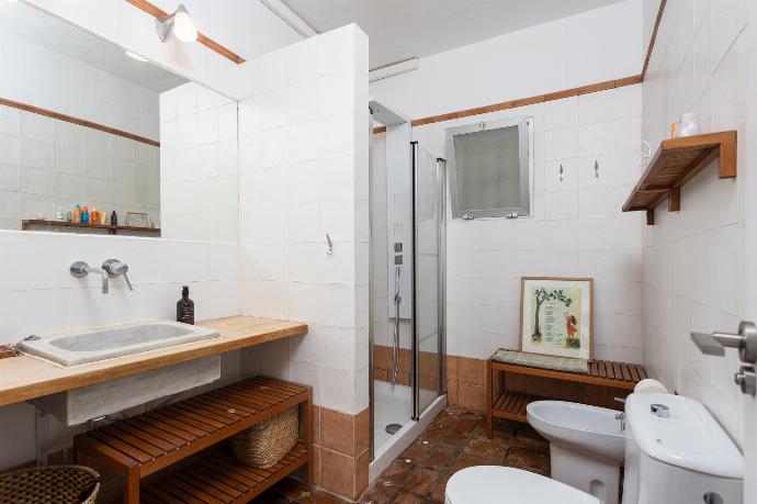 Family bathroom with shower . - Villa La Higuera . (Photo Gallery) }}