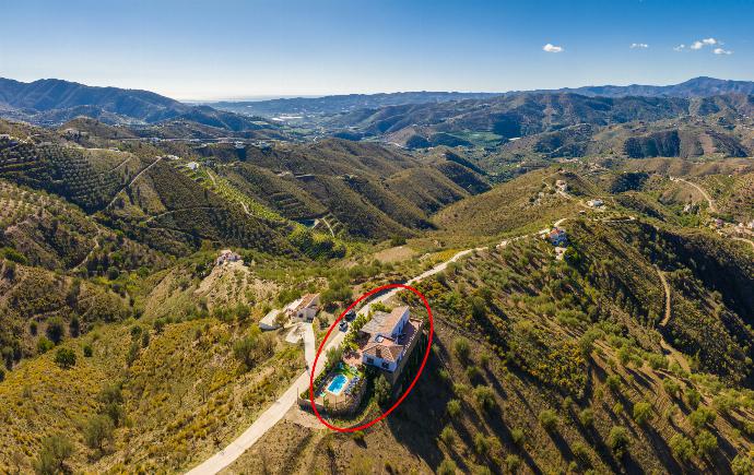 Aerial view showing location of Casa La Vina De La Tireta . - Casa La Vina De La Tireta . (Photo Gallery) }}